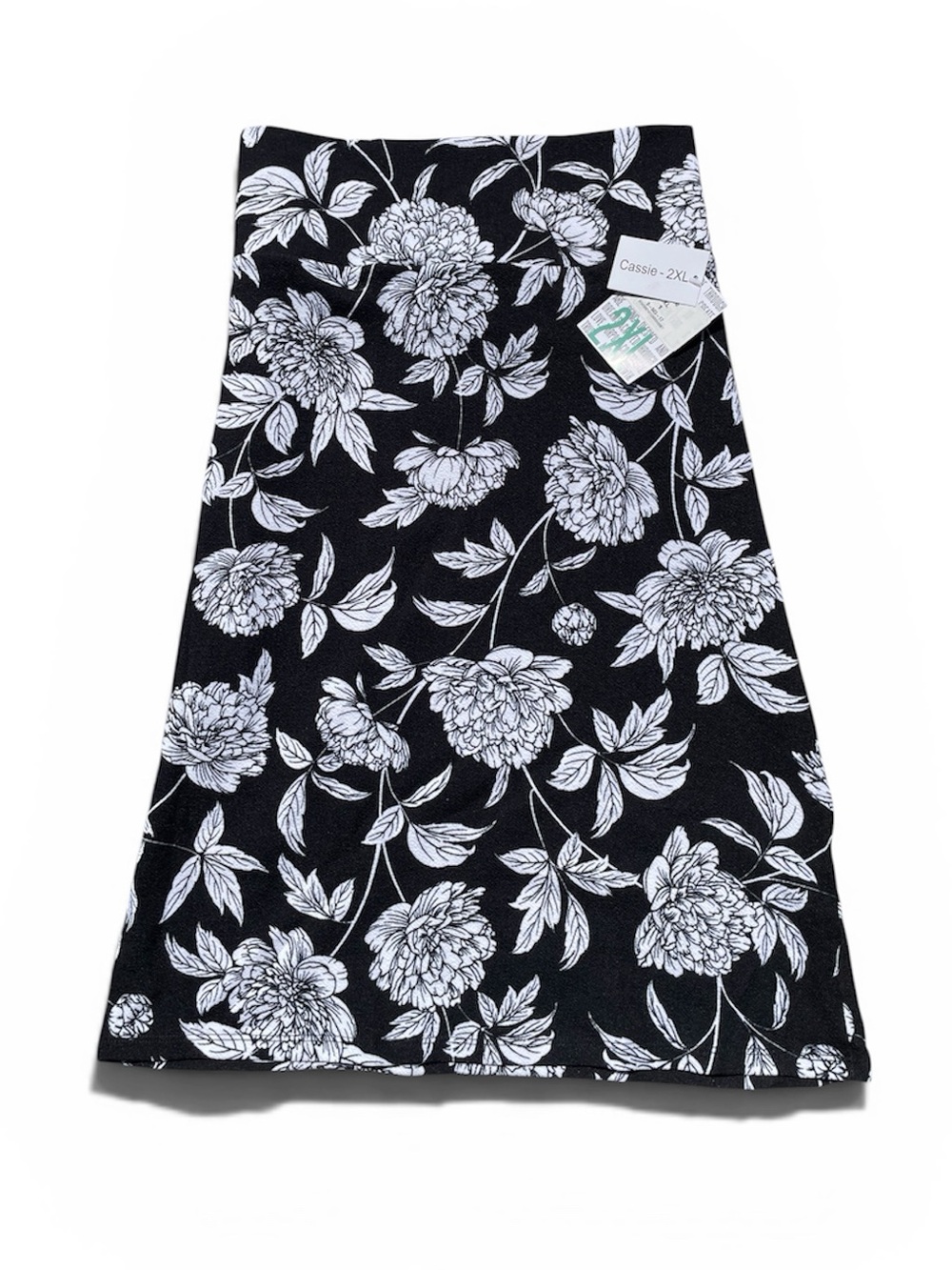 3/$30 LuLaRoe Black & White Floral ‘Cassie’ Skirt